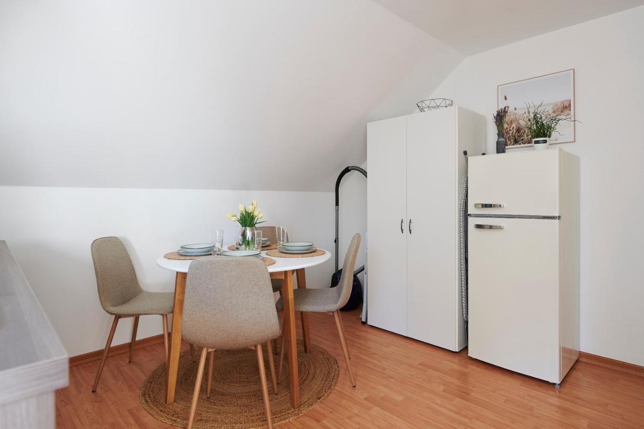 Grosszuegig & Stilvoll Parkplatz ,Ruhige Lage, 5 Personen, Langzeit Appartement Paderborn Buitenkant foto