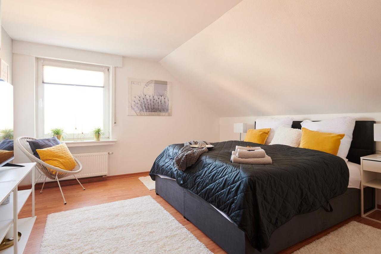 Grosszuegig & Stilvoll Parkplatz ,Ruhige Lage, 5 Personen, Langzeit Appartement Paderborn Buitenkant foto